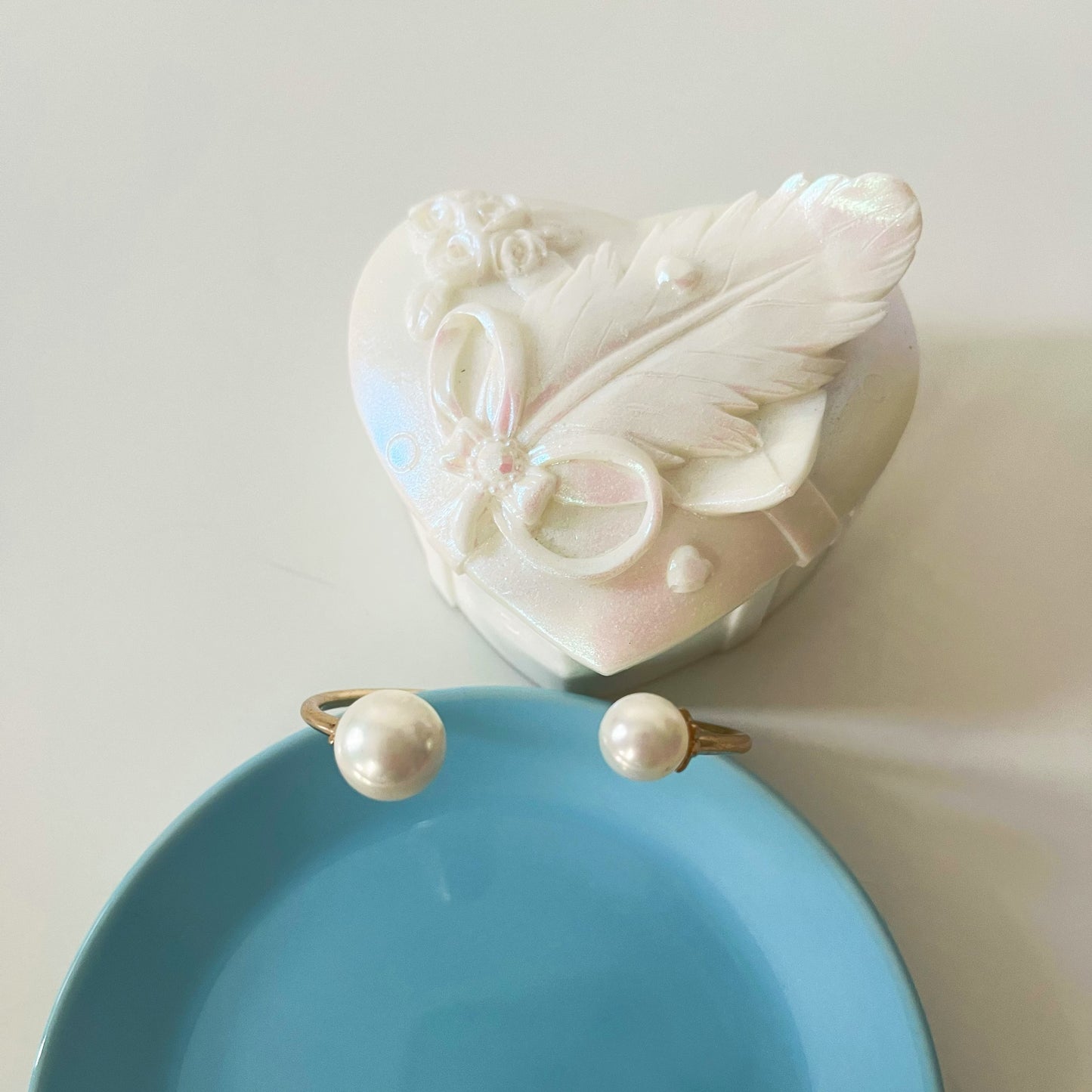 Ria.L Custom Jewelry Double Natural Shell Pearl Bead Bangle