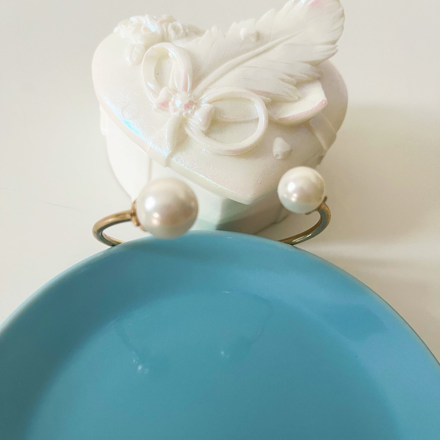 Ria.L Custom Jewelry Double Natural Shell Pearl Bead Bangle