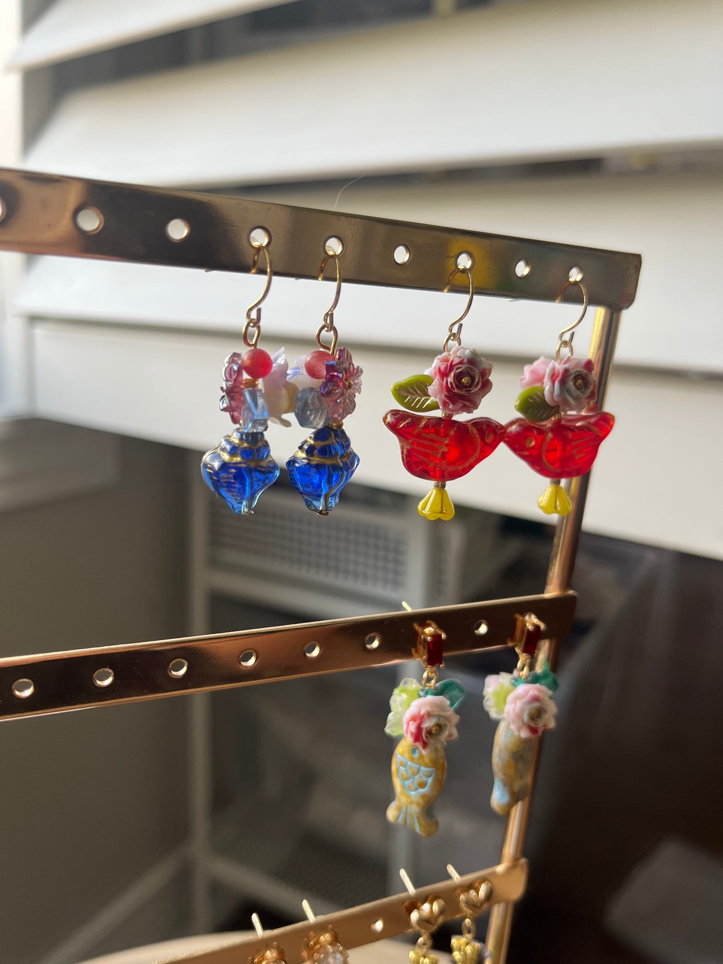 Shell-shaped Vase Earrings