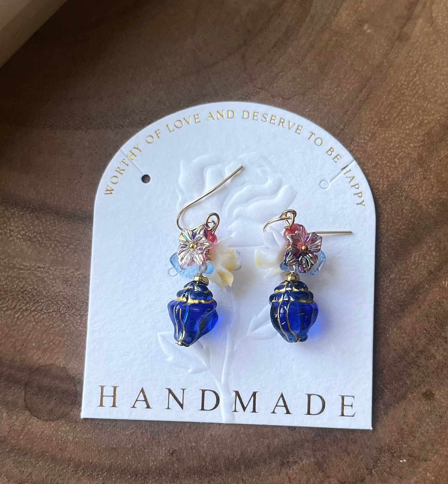 Shell-shaped Vase Earrings